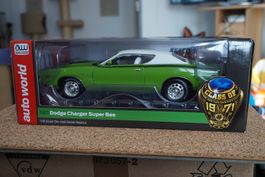 American Muscle `71 Dodge Charger Super Bee 1:18 RAR !!!!!!!